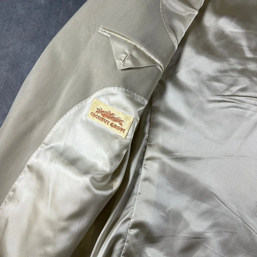 VTG Coconut Grove Mens 42 Long Blazer 100% Silk Beige Sport Coat 2 Button